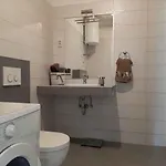 Uz شقة