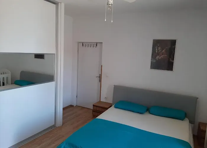 Uz Apartman *