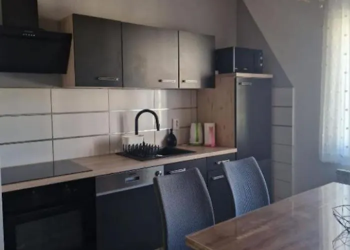 Apartman Uz Postira